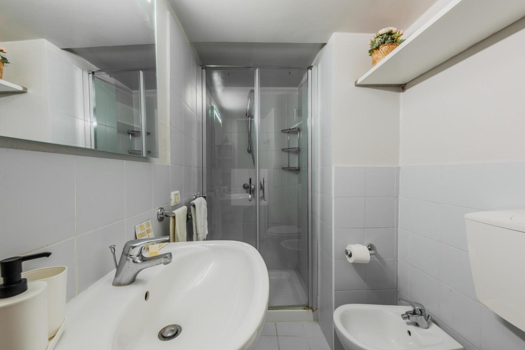 Apartamento Porta Garibaldi Antique Charm Milán Exterior foto