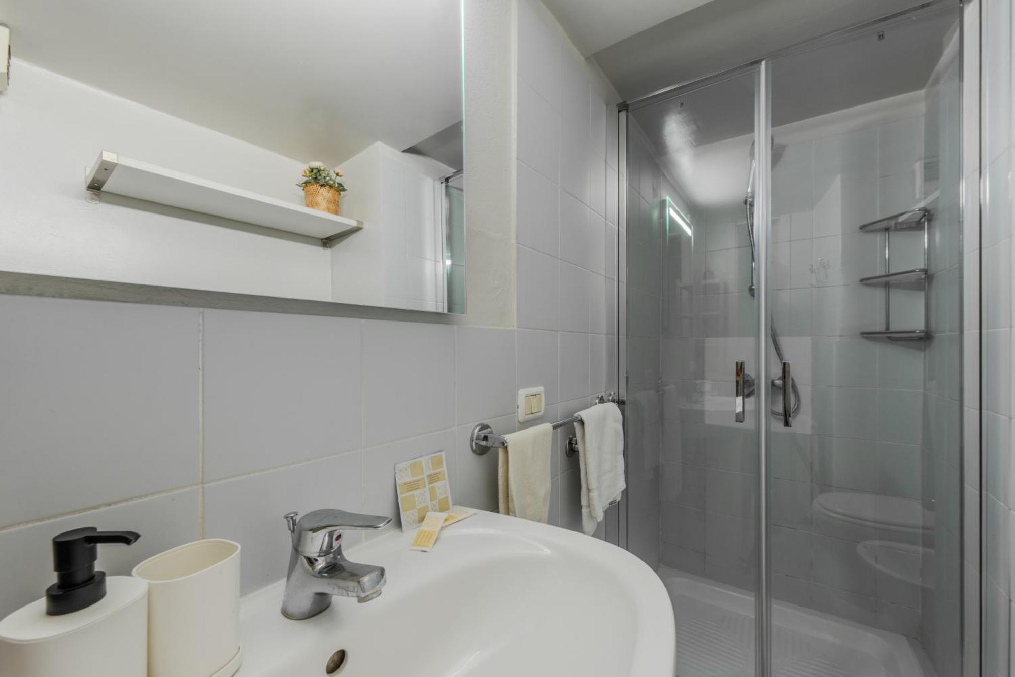 Apartamento Porta Garibaldi Antique Charm Milán Exterior foto
